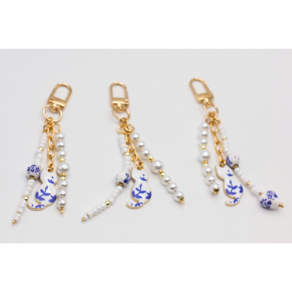 Blue White Cat Pearl Beaded Keychain Bag Charm Holder